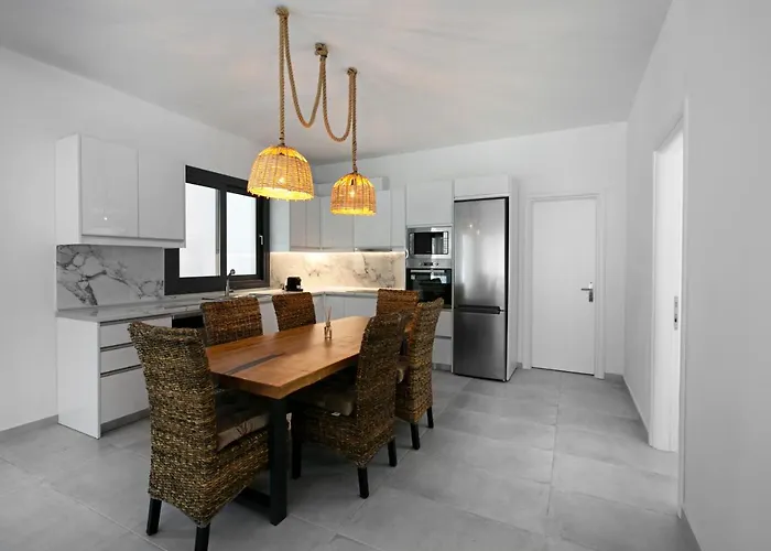 Dasylio - Earthy Living Homes *