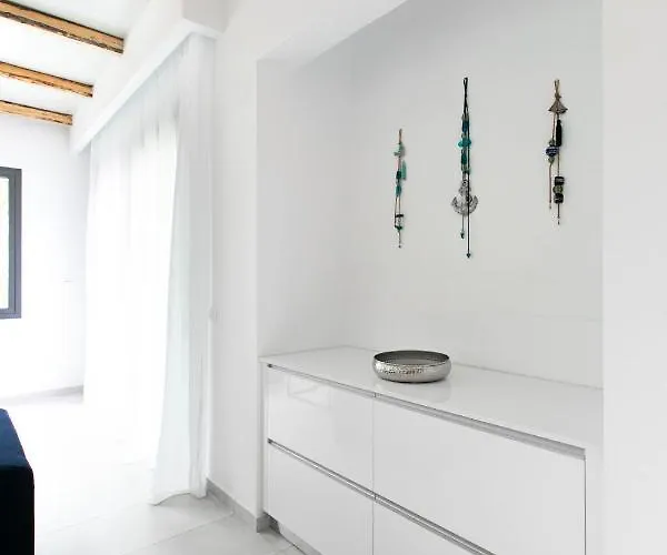 Dasylio - Earthy Living Homes *