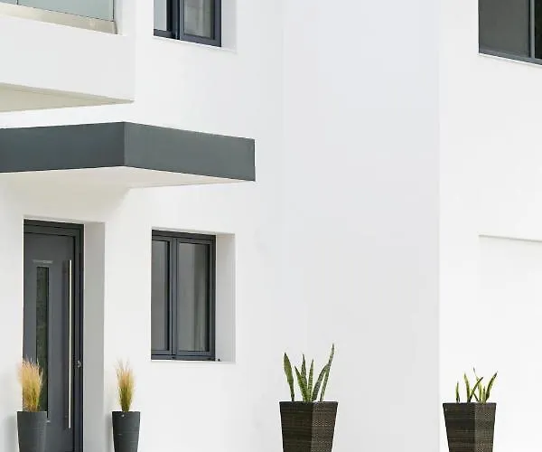 Dasylio - Earthy Living Homes *