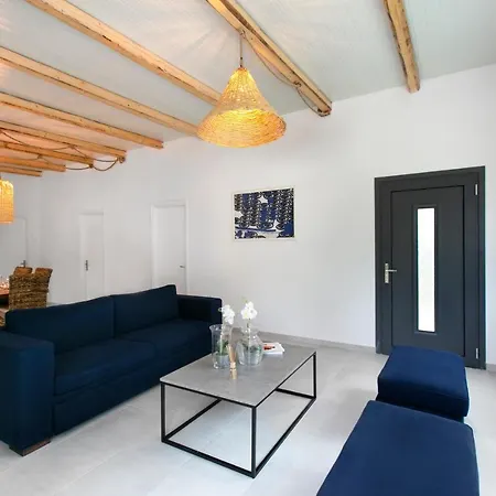 Dasylio - Earthy Living Homes Lalyssos