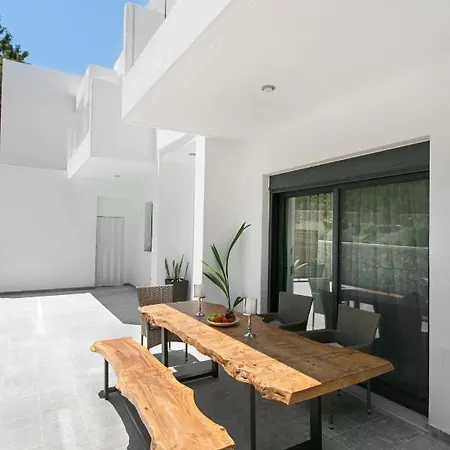 Apartment Dasylio - Earthy Living Homes